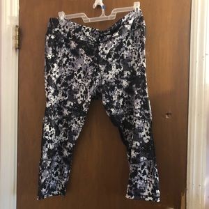 Dear Kate Go Commando Yoga Capri Leggings